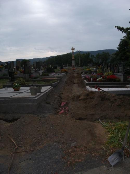 Oprava cesty a osvětlení hřbitova